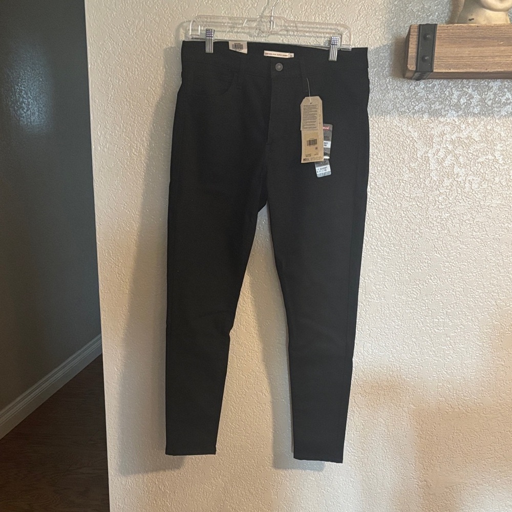 Levi's High Rise Super Skinny Jeans in Black